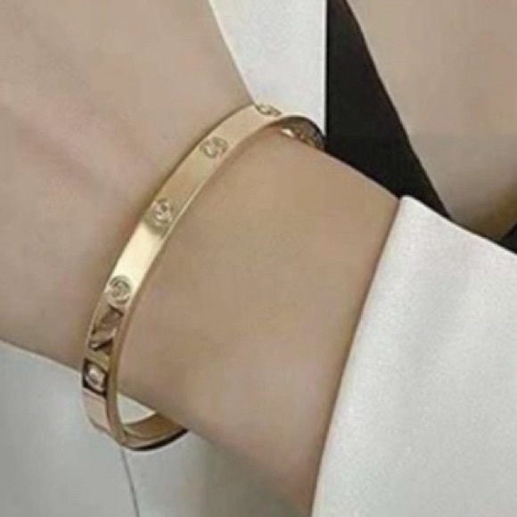 Sparkling Splendor Yellow Gold Rhinestone Bangle New - Picture 2 of 4